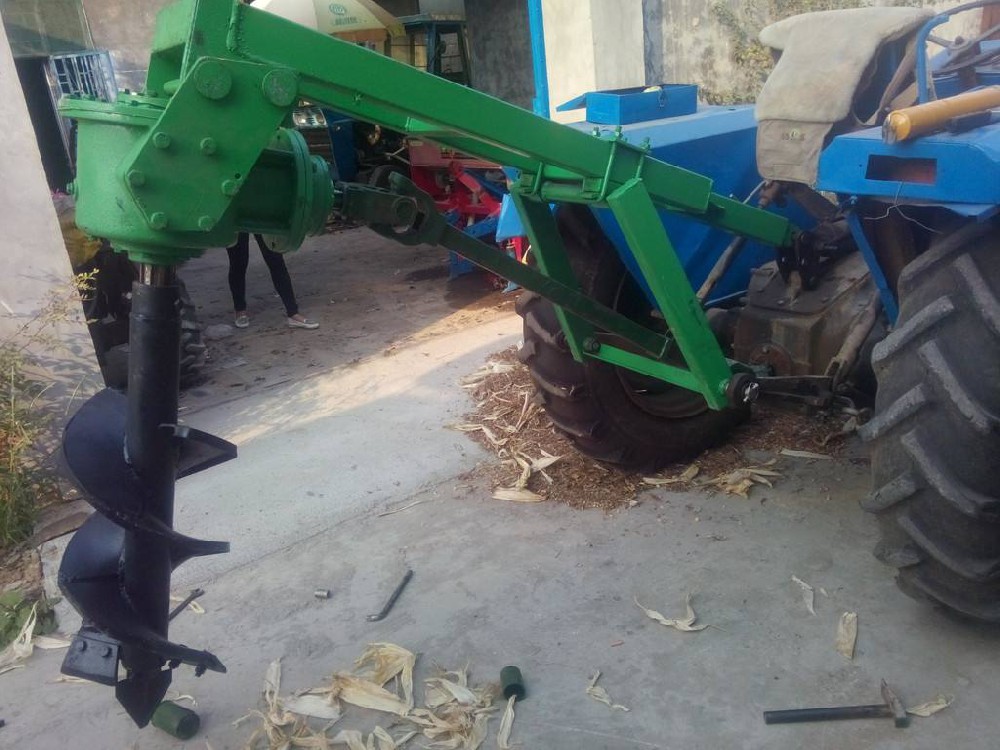 新型拖拉機帶式挖樹坑機